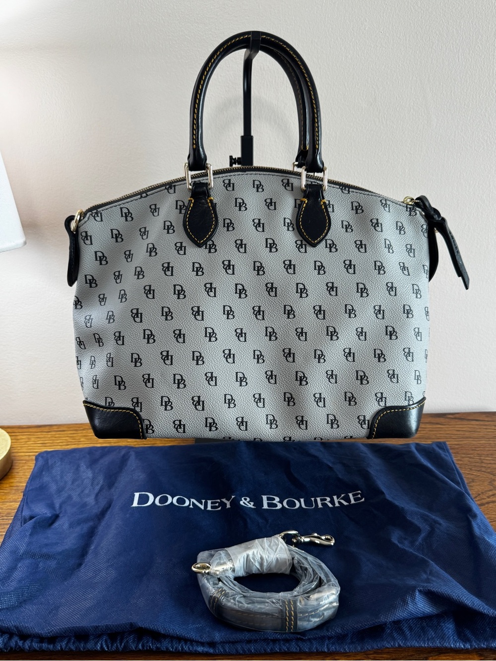BRAND NEW Dooney & Bourke Domed Satche Handbag - Picture 3 of 6